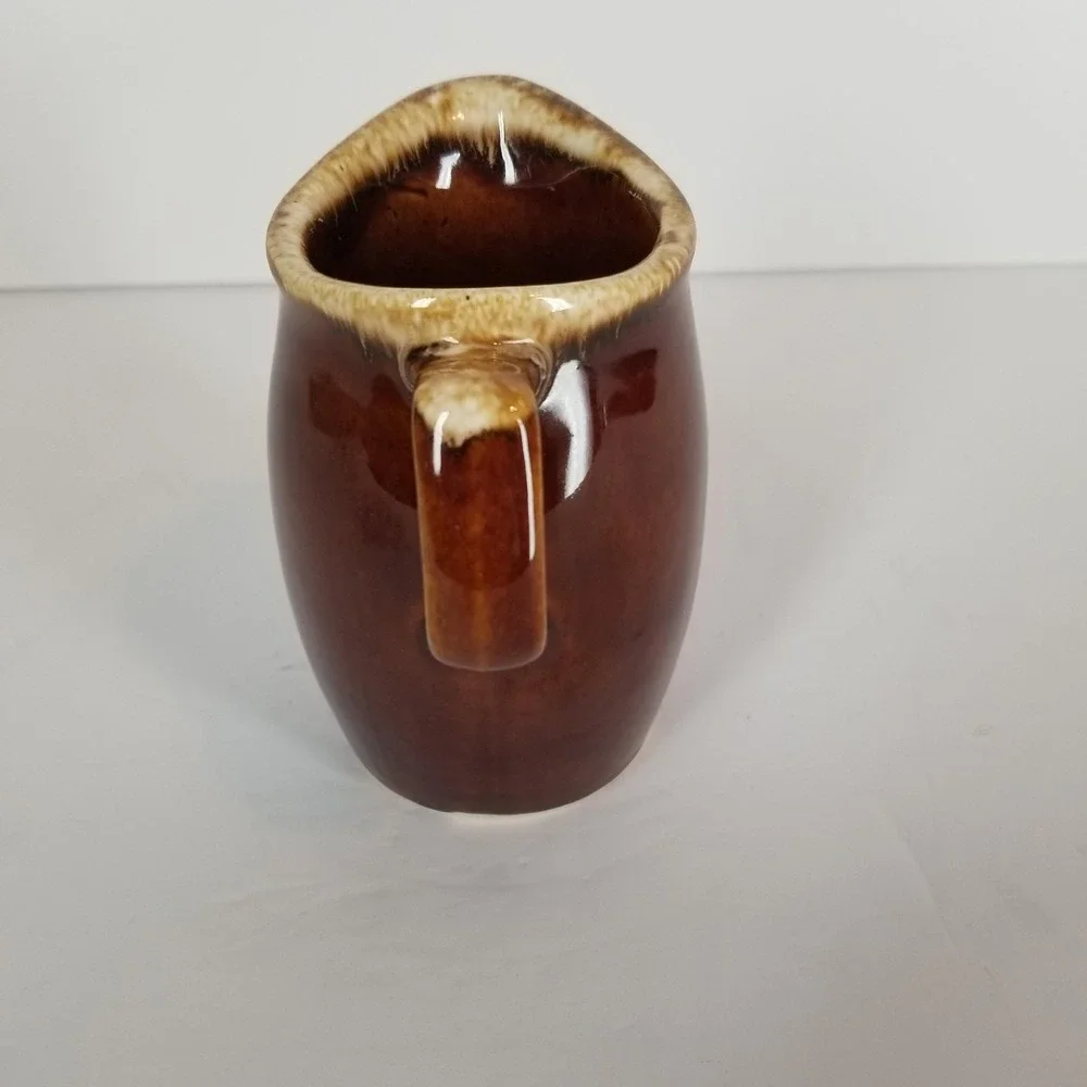Hull Pottery Mirror Brown Drip Glaze Creamer Pitcher Vintage USA Stoneware‎ 4oz